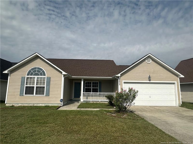 2532 Cameron Woods Ln, Fayetteville, NC 28306