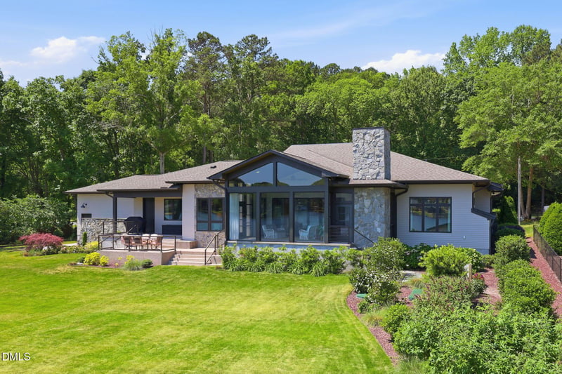 2532 Holiday Ave, Zebulon, NC 27597
