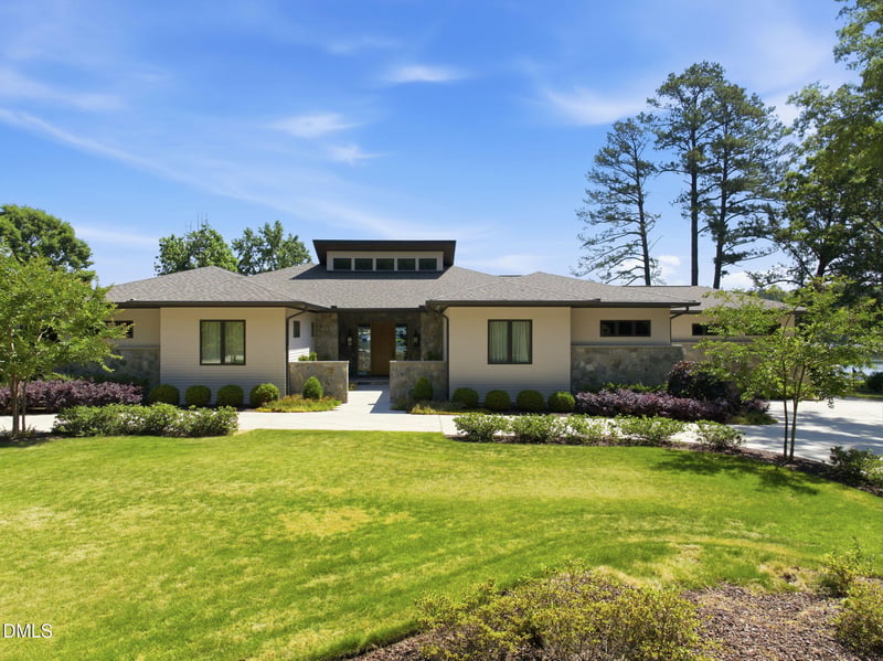 2532 Holiday Ave, Zebulon, NC 27597