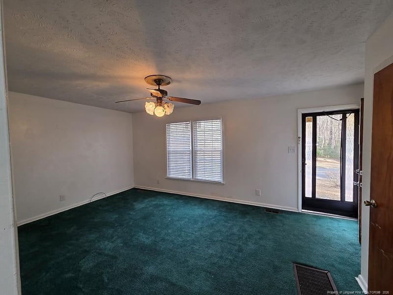 2532 Sourwood Dr, Fayetteville, NC 28301