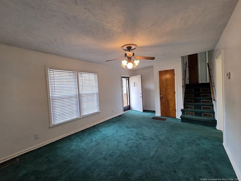 2532 Sourwood Dr, Fayetteville, NC 28301