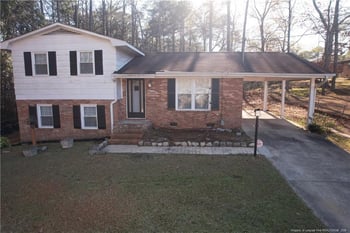 2532 Sourwood Dr, Fayetteville, NC 28301