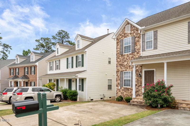 2533 Bay Harbor Dr, Raleigh, NC 27604