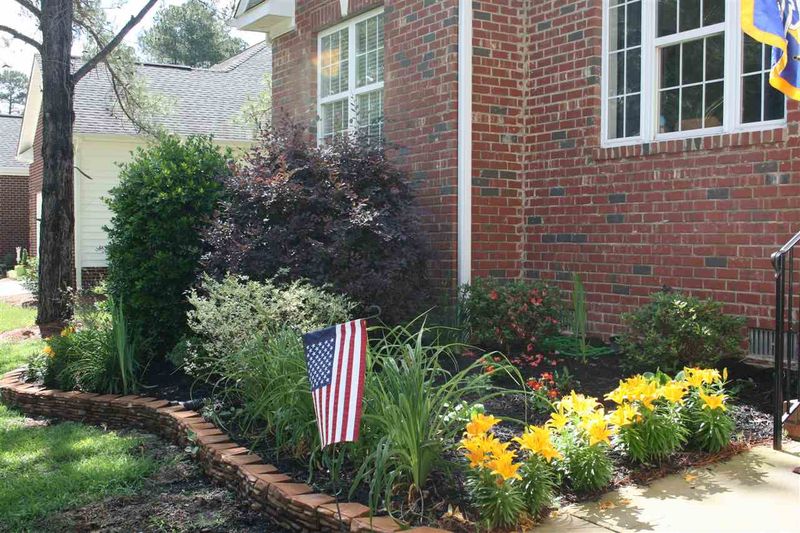2533 Buckingham Dr, Sanford, NC 27330