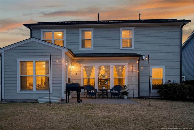 2533 Great Daisy Ln, New Hill, NC 27562