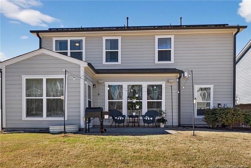 2533 Great Daisy Ln, New Hill, NC 27562