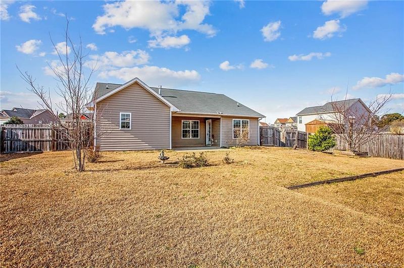 2533 Hunting Bow Dr, Hope Mills, NC 28348