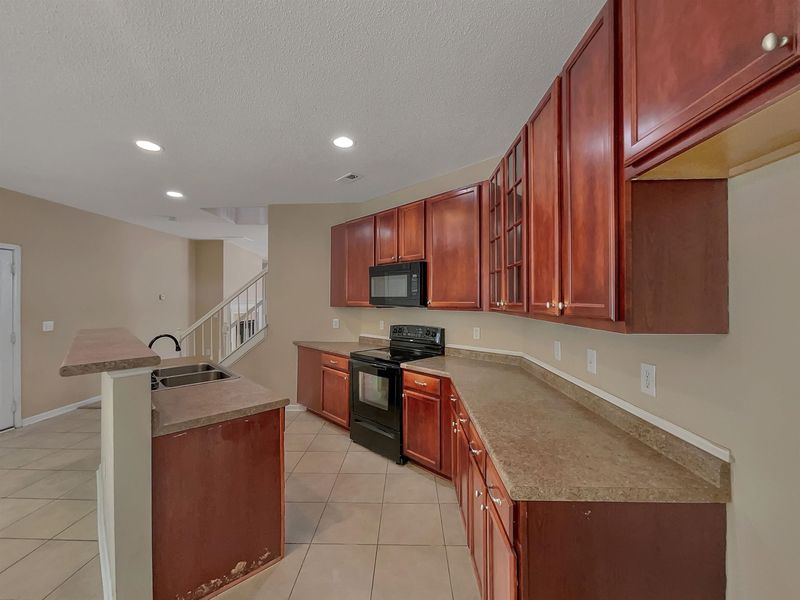 2533 Quarry Ridge Ln, Raleigh, NC 27610
