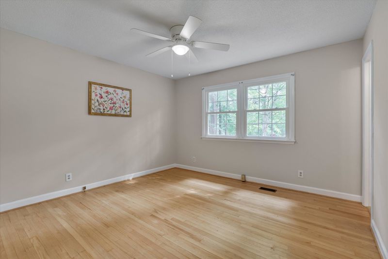2534 Ardsley Dr, Durham, NC 27704