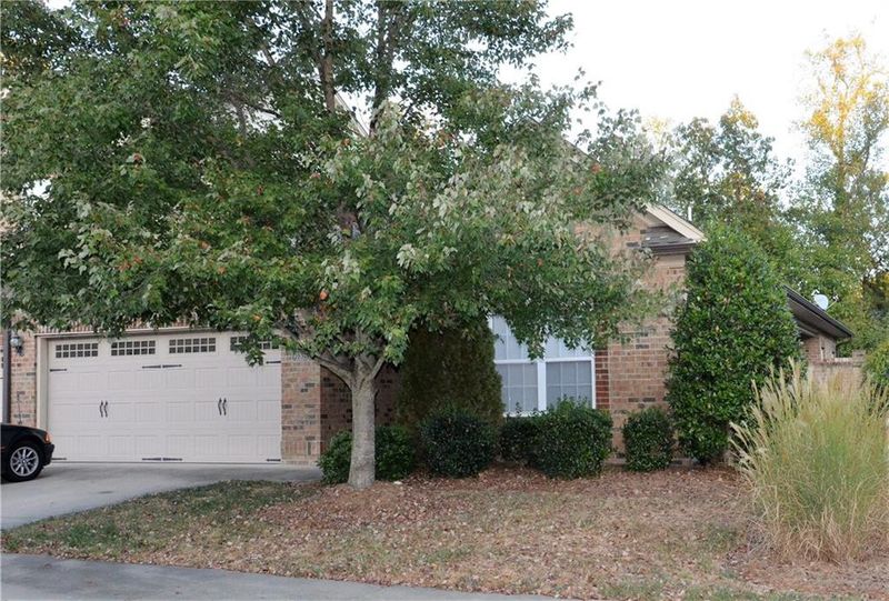 2534 Saintsbury Dr, Burlington, NC 27215