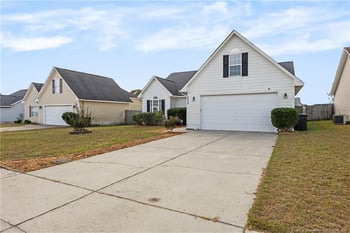2536 Cameron Woods Ln, Fayetteville, NC 28306