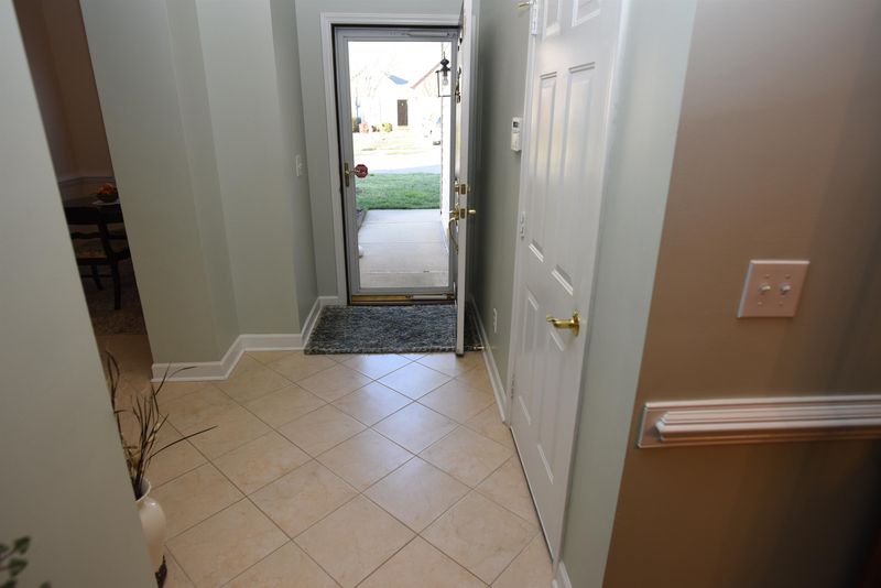 2536 Forest Shadows Ln, Raleigh, NC 27614