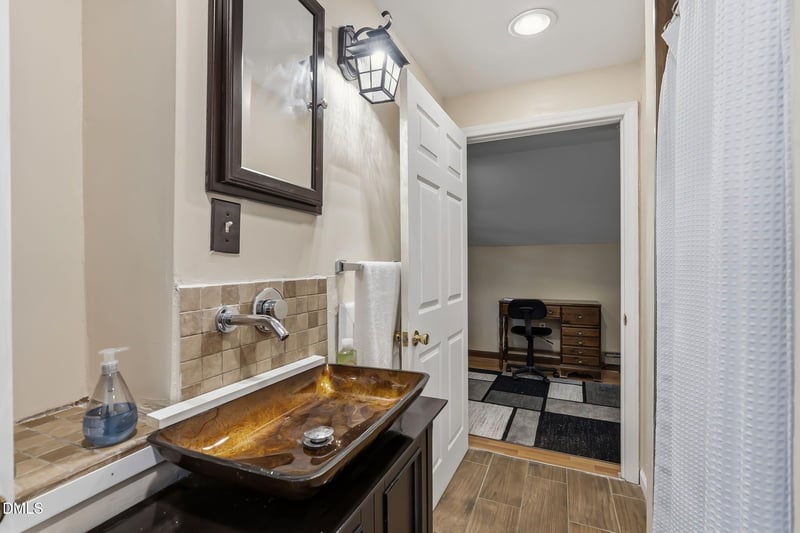 2537 Booker Creek Rd, Chapel Hill, NC 27514
