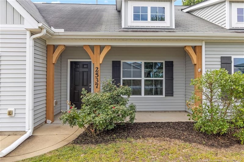 2537 Spinnaker Dr, Hope Mills, NC 28348
