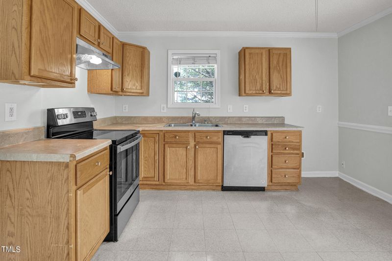 2540 Maybrook Crossing Dr, Raleigh, NC 27610