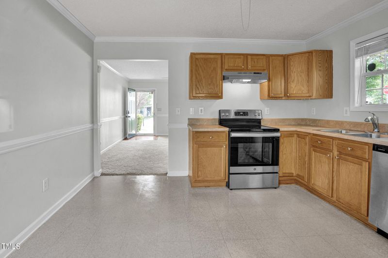 2540 Maybrook Crossing Dr, Raleigh, NC 27610