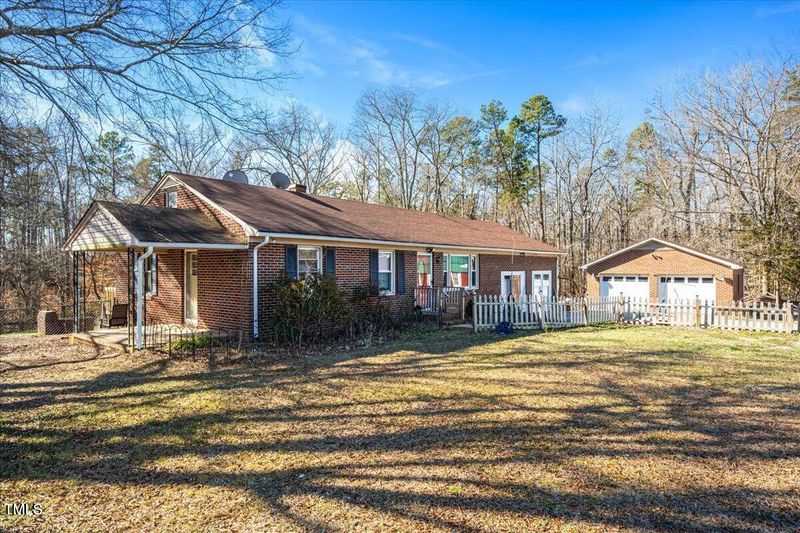 2540 Mayo Lake Rd, Roxboro, NC 27574