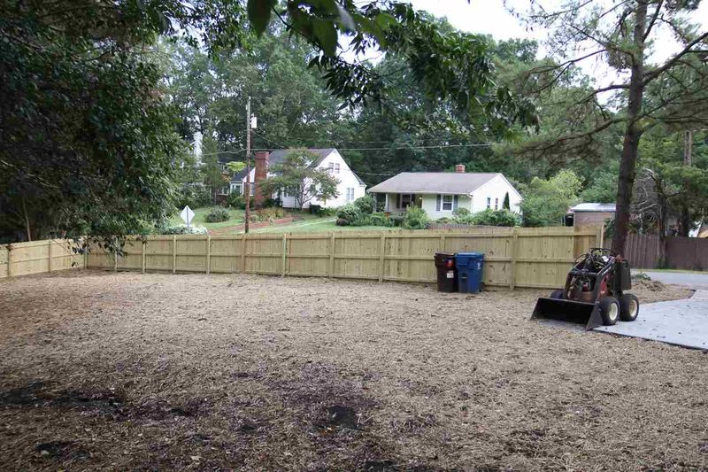 2541 Chapel Hill Rd, Durham, NC 27707