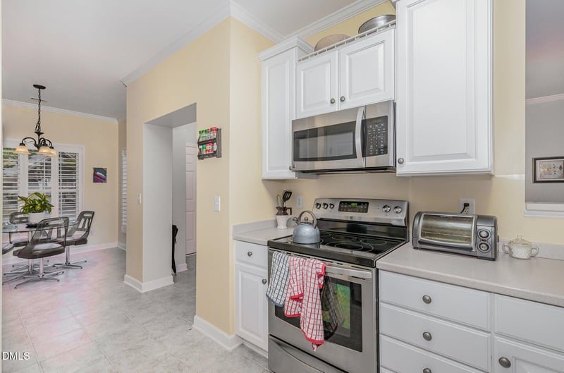 2541 Forest Shadows Ln, Raleigh, NC 27614