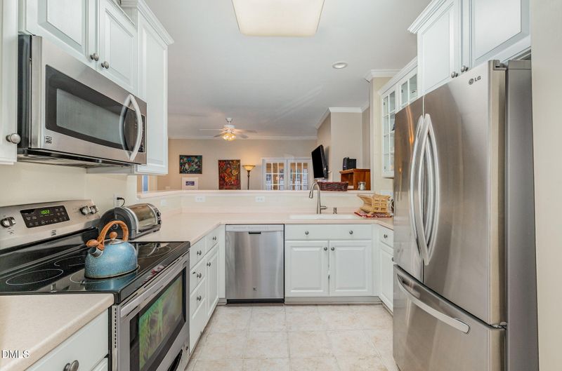 2541 Forest Shadows Ln, Raleigh, NC 27614