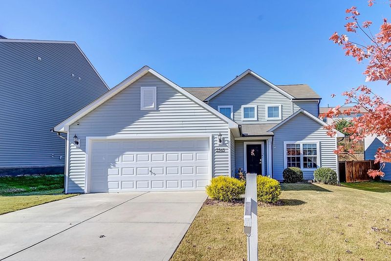 2545 Averon Dr, Fuquay Varina, NC 27526