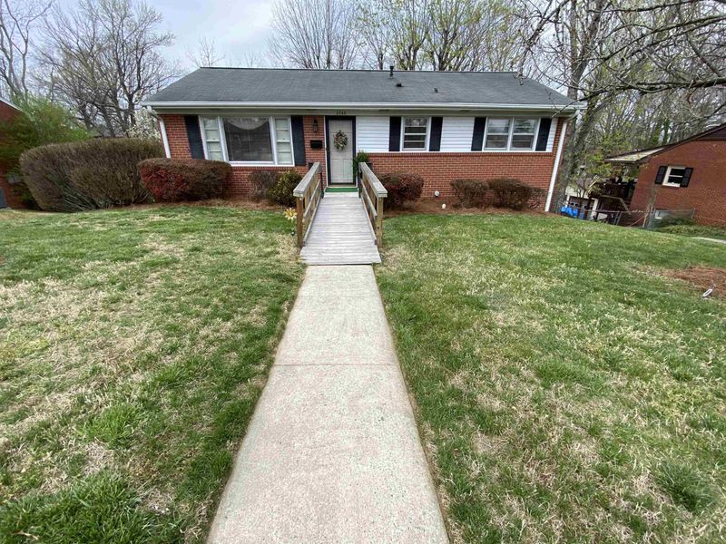 2546 Dare St, Burlington, NC 27215