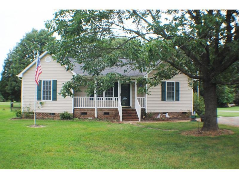 2546 Foxfire Ln, Burlington, NC 27217