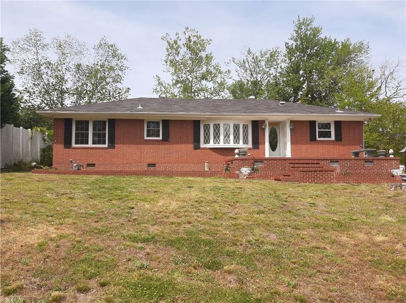 2546 Hyde St, Burlington, NC 27217