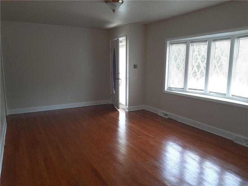 2546 Hyde St, Burlington, NC 27217