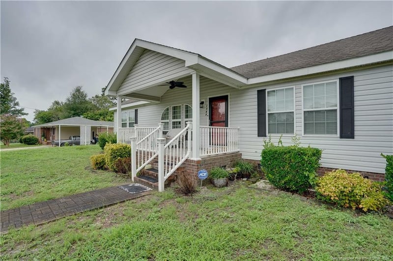 2548 Pine Springs Dr, Fayetteville, NC 28306