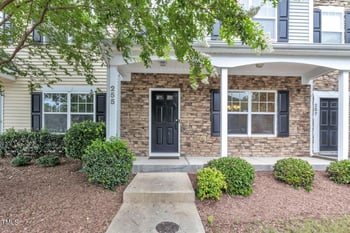 255 Hampshire Downs Dr, Morrisville, NC 27560