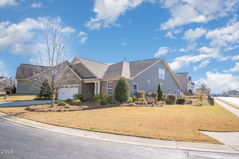 255 Heathwood Dr, Clayton, NC 27527