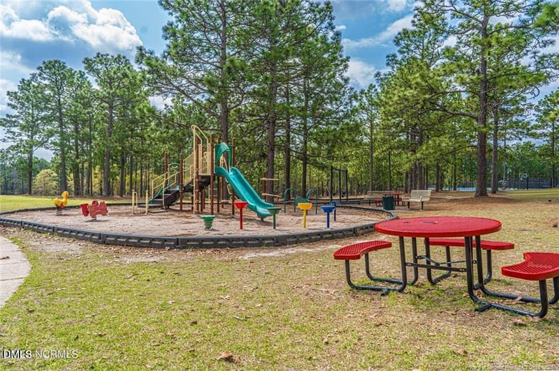 255 Maplewood Dr, Sanford, NC 27332