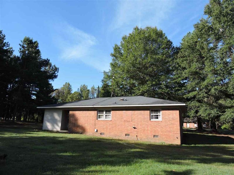 255 Roseville Loop Rd, Roxboro, NC 27574