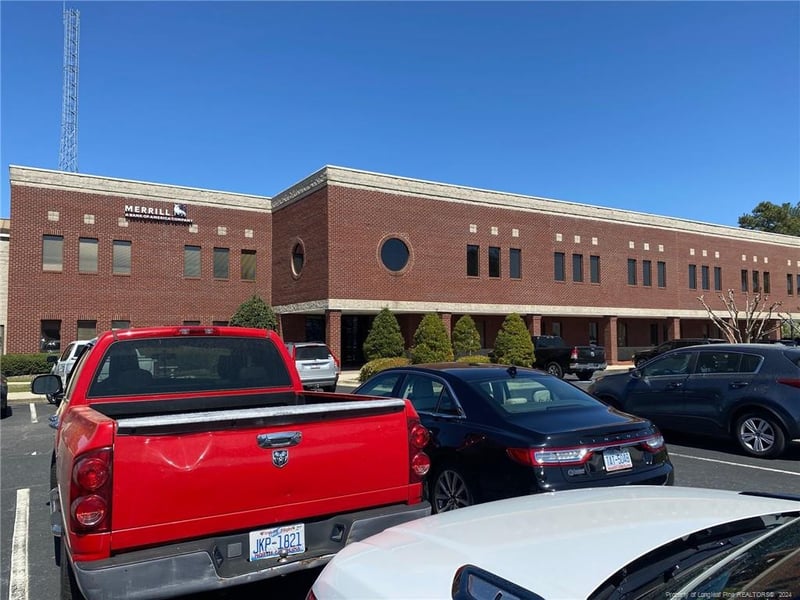 2550 Ravenhill Dr #202, Fayetteville, NC 28304