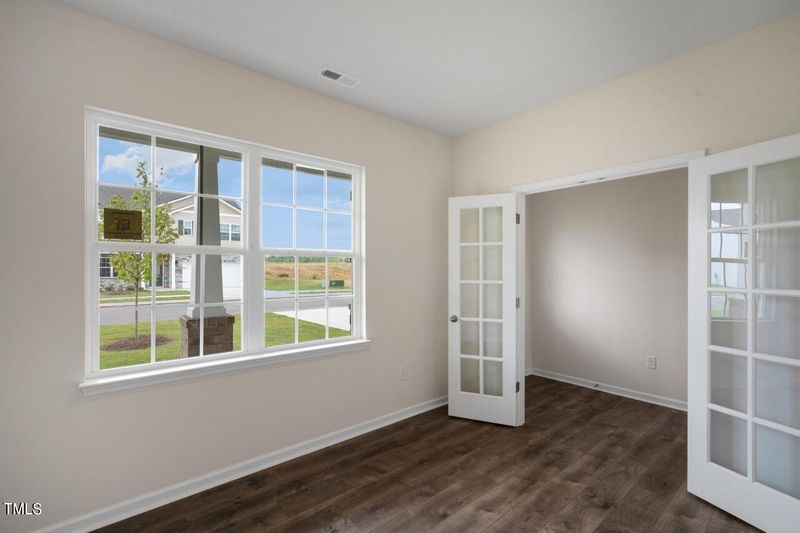 2550 Summersby Dr, Mebane, NC 27302