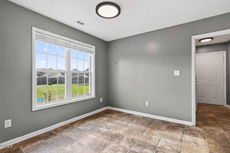 2551 Crumpler Dr, Hope Mills, NC 28348