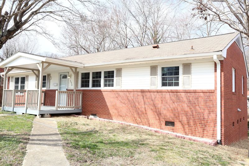 2552 Dare St, Burlington, NC 27217