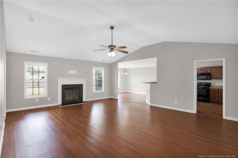 2554 Hunting Bow Dr, Hope Mills, NC 28348