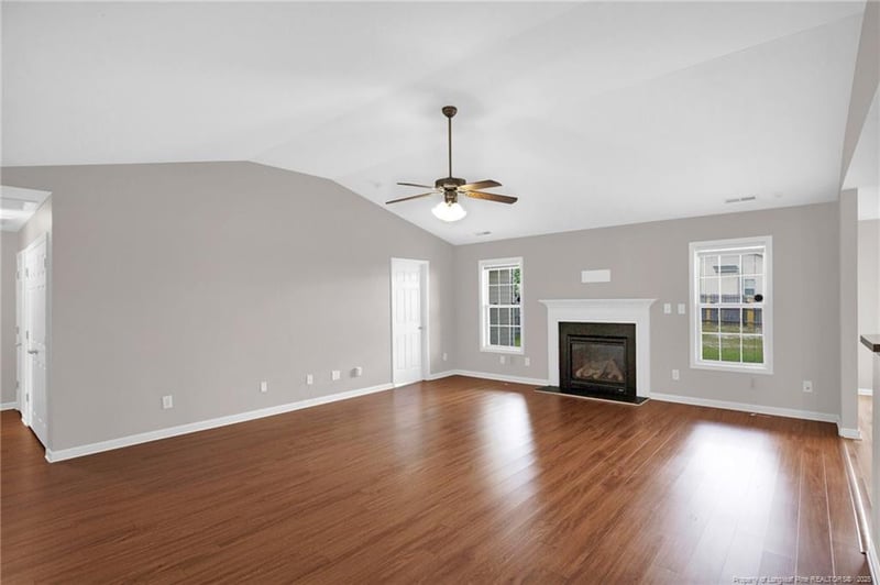 2554 Hunting Bow Dr, Hope Mills, NC 28348