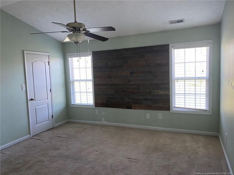 2556 Spinnaker Dr, Hope Mills, NC 28348