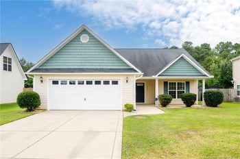 2557 Spinnaker Dr, Hope Mills, NC 28348