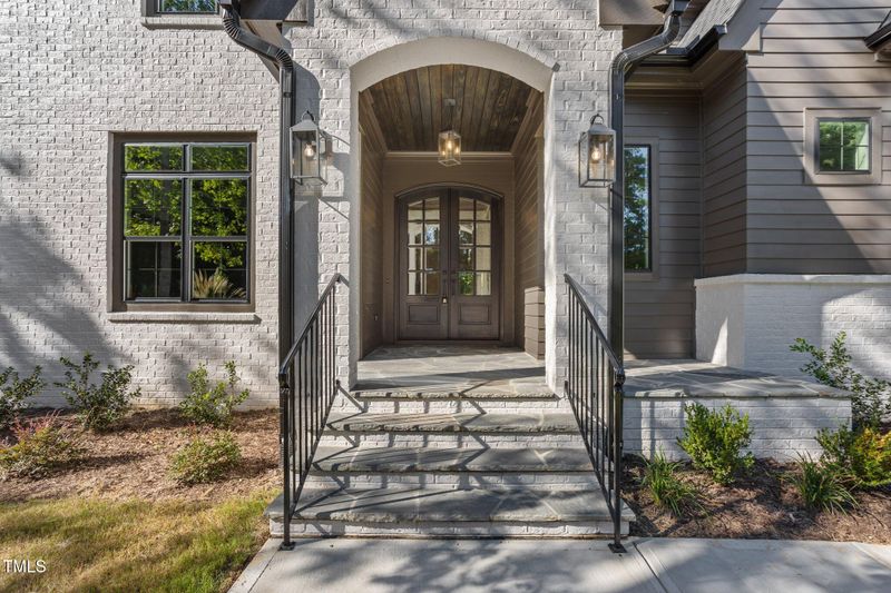 256 Lake Dr, Cary, NC 27513
