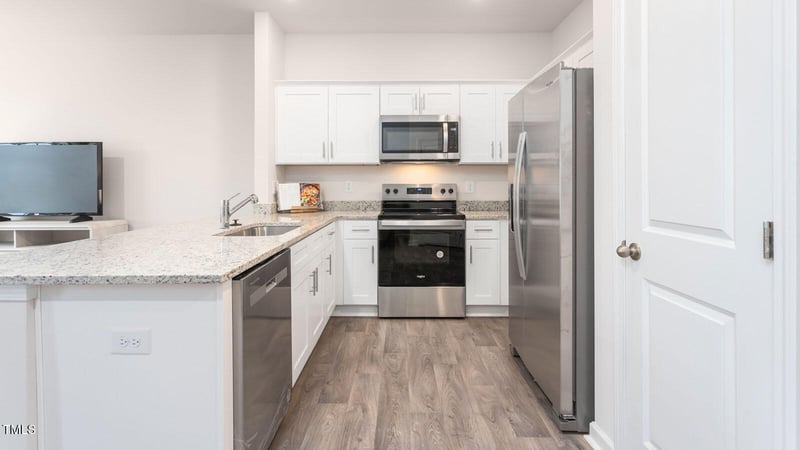 256 Rusling Leaf Dr, Fuquay Varina, NC 27526