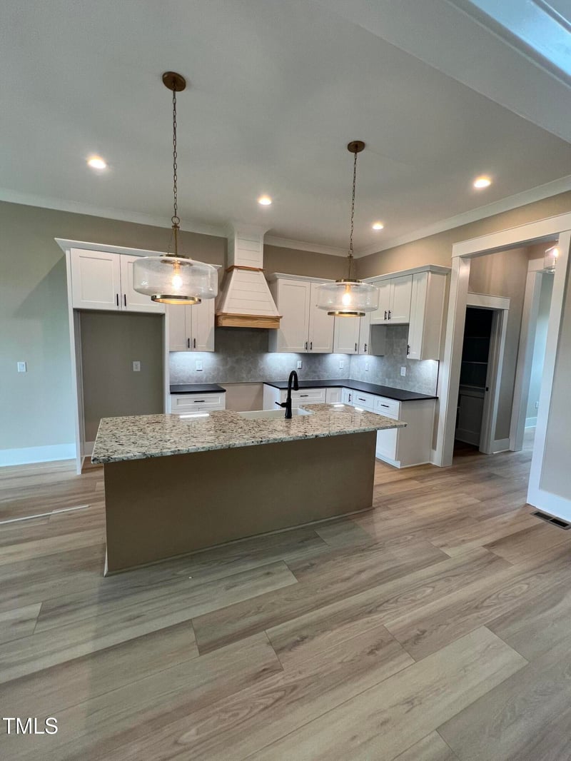 2560 Lassiter Rd, Four Oaks, NC 27524