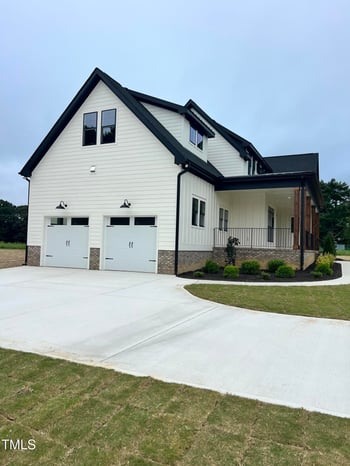 2560 Lassiter Rd, Four Oaks, NC 27524