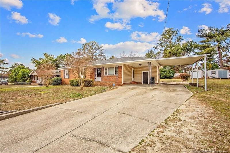 2560 Pine Springs Dr, Fayetteville, NC 28306