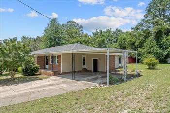 2560 Pine Springs Dr, Fayetteville, NC 28306