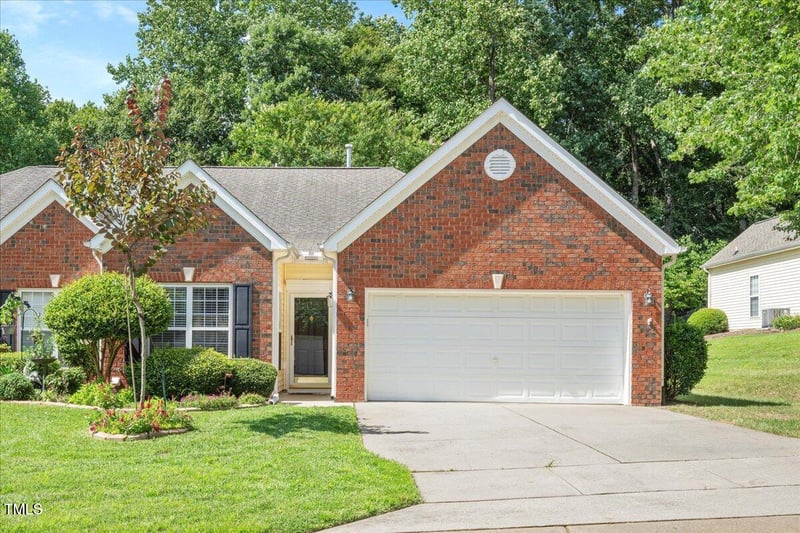 2561 Bent Green St, Raleigh, NC 27614