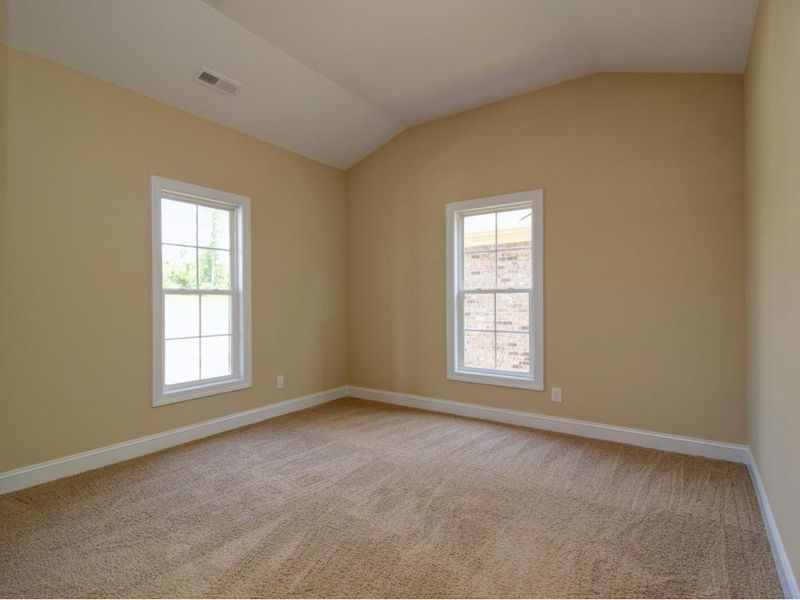 2561 Glenkirk Dr, Burlington, NC 27215